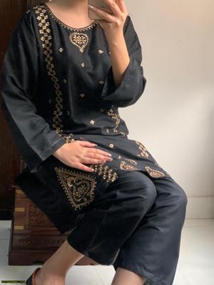 2 Pcs Women's Stitched Linen Embroidered Shirt And Trouser thumbnail 4