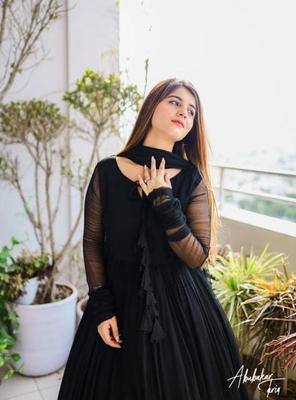 3 Pcs Women's Stitched Chiffon Embroidered 3 Pcs Maxi Suit