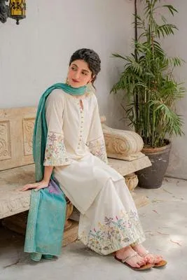 Off White Embroidered 3 Pcs Lawn Suit for Women thumbnail 2