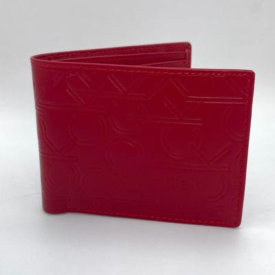 Men's Leather Textured Bifold Wallet