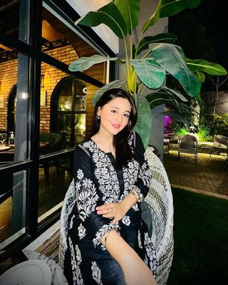 1 Pc Women's Stitched Linen Embroidered Kurta thumbnail 3