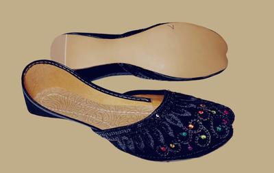 Women's Velvet Handmade Khussa