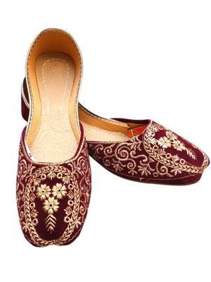 Stylish Velvet Women's Khussa - 1 Pair with Elegant Thread Work
